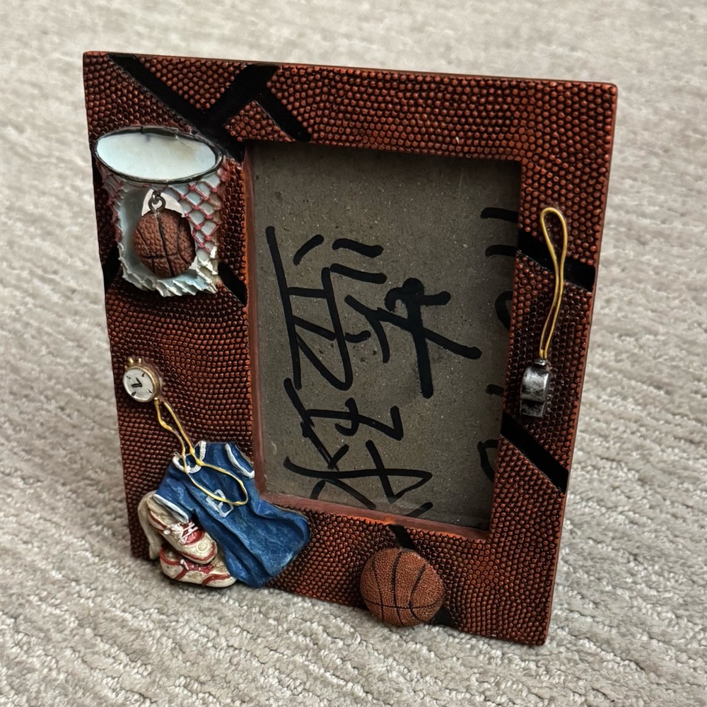 90’s Basketball Stand-alone Frame